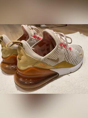 Nike AirMax Air27C Sz 7.5 Women’s Sneakers
